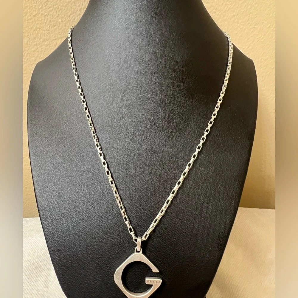 GUCCI Authentic Stamped Silver with G Pendant - Picture 5 of 8